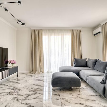 Ap Royal Oak - 2 Bedroom Apartment In Budva Bagian luar foto