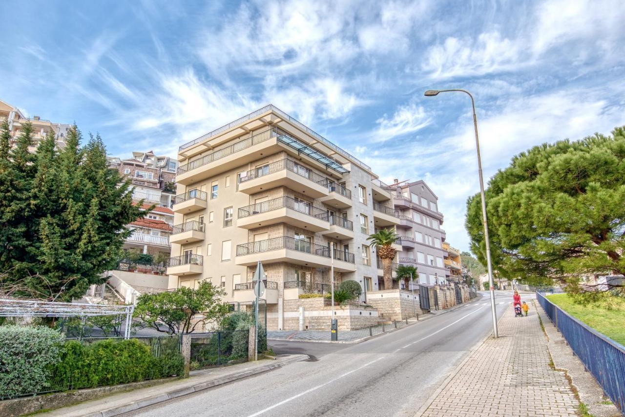 Ap Royal Oak - 2 Bedroom Apartment In Budva Bagian luar foto