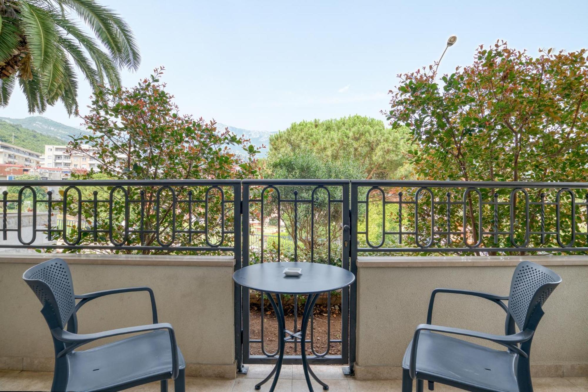 Ap Royal Oak - 2 Bedroom Apartment In Budva Bagian luar foto